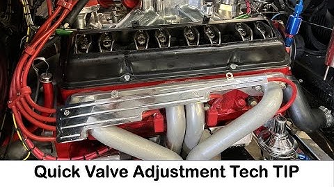Speedy Valve Adjustment on a SBC Powered 1932 Ford Coupe with Dave at Chucks Speed in Phoenix AZ