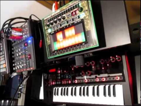 じ*ん様 Roland JD-XI 4トラックシーケンサー ヴォコーダー じ*ん様 Roland JD-XI 4トラックシーケンサー ヴォコーダー じ