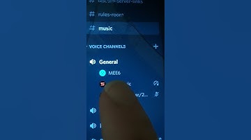 mee6 bot is listening to music on discord