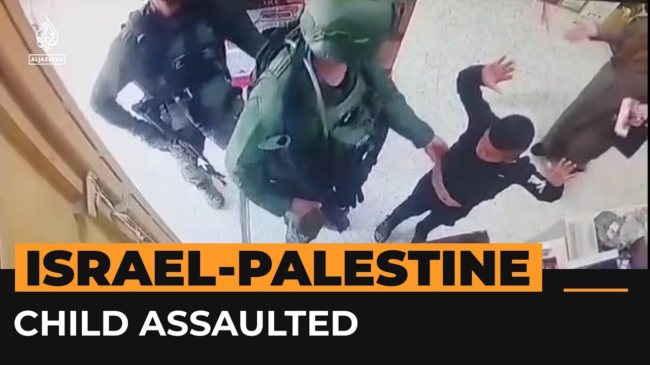 اعتداء القوات الإسرائيلية على طفل فلسطيني بسبب قميص عليه صورة "سلاح" | قناة الجزيرة الإخبارية