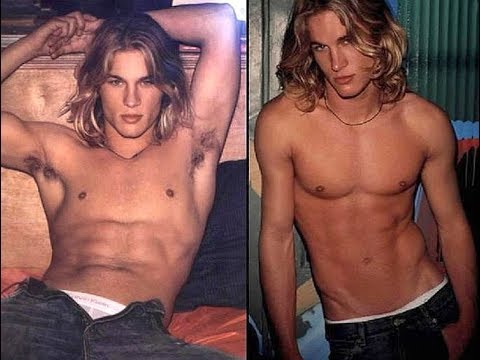 Travis Fimmel jeans and Shirtless - YouTube