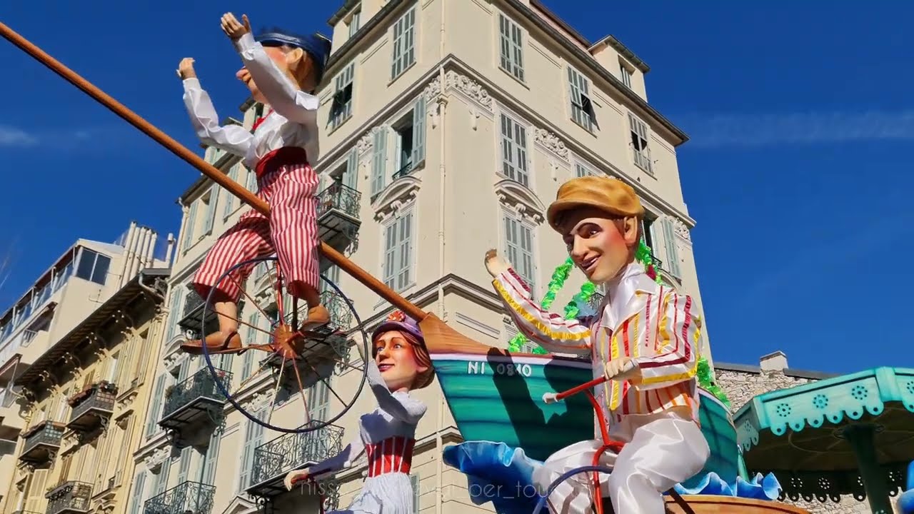 Sortie de la maison de Carnaval pour les chars du carnaval de Nice 2023