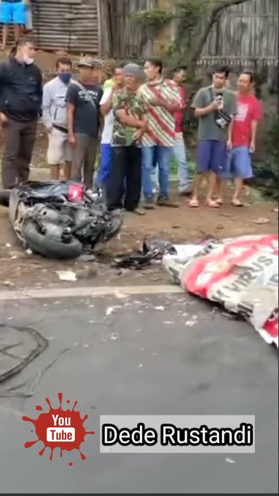 Kecelakaan Mobil Parah Banget