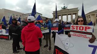 Китайцы в Берлине протестуют против Коммунистической партии Китая