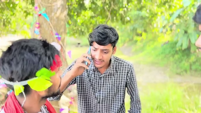 Қыздардағы шығыңқы емізіктердің видеосы Шұңқыры бар аққұба