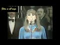 فيروز اغنيه الى باريس زهرة الحريه مسرح الاولمبيا 1988  