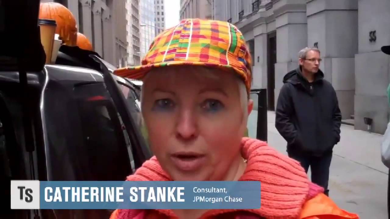 Good Samaritans Offer Free Mobile Charging on Wall Street Good Samaritans Offer Free Mobile Charging on Wall Street