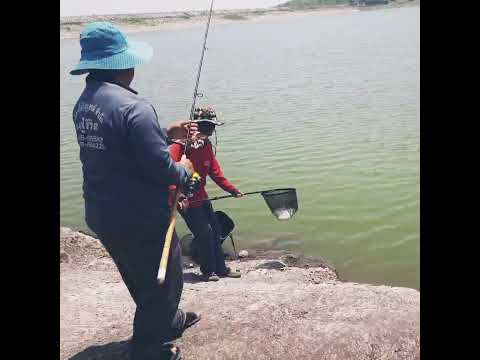 ตกปลาหมานๆพี่น้องม้ง