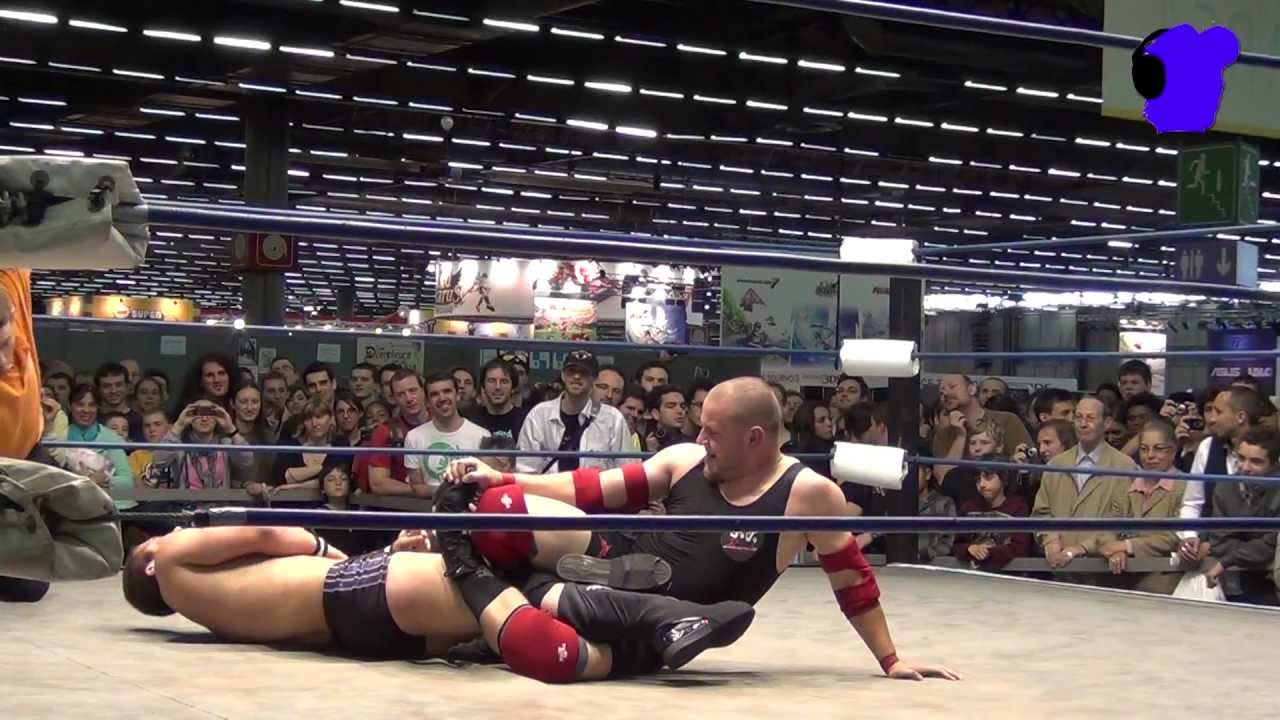 Show de catch Japan Expo 2012 Kana [aska] vs Io Shirai [Io Sky] / tristan Arsher vs Pv Red.