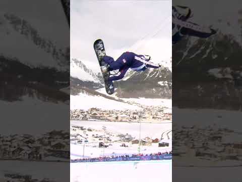 Chloe Kim takes the top spot in #Snowboard women's halfpipe qualifying!🤩 #MilanoCortina2026