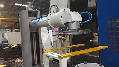 CNC loading unloading robot - CNC autoloader by grey matter  #automation #robot #cnc #robot #gmrpl