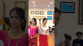 សាកលវិទ្យាល័យជាតិគ្រប់គ្រងភ្នំពេញ