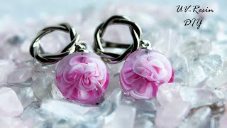 2 cool UV resin jewelry ideas you'll love | DIY resin hearts in earrings