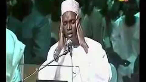 قارئ من السنغال: يقرأ من سورة يوسف، وجمع في قوله تعالى : "هيت لك" القراءات العشر