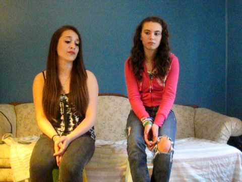 Sara and Amanda singing Fall For You by Secondhand...