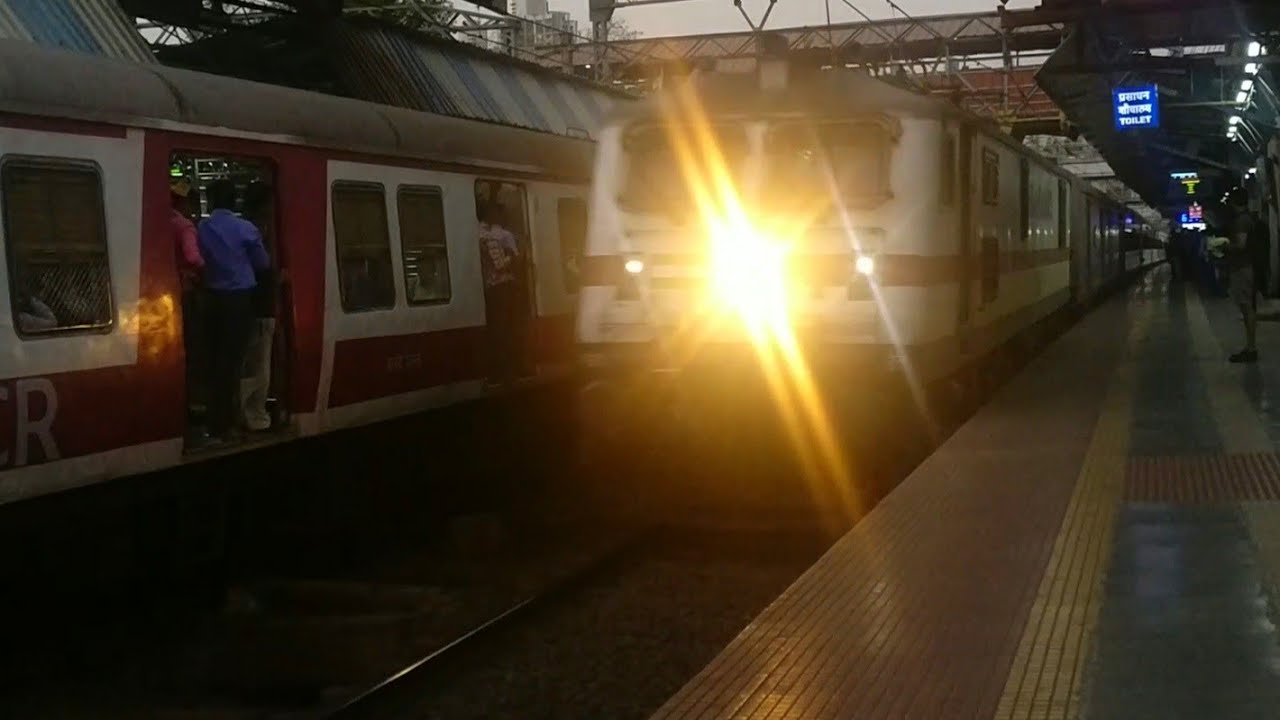11008 Deccan express at blazing speed on it's inaugural LHB run!! Powered by Ajni WAP-7!