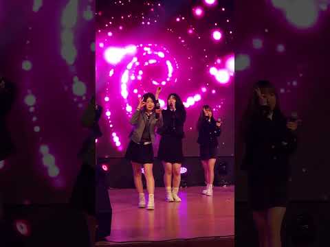 fromis_9 (프로미스나인) - '유리구두' Live Cover