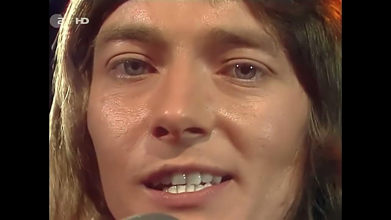 Smokie lay back in the arms. Smokie lay back in the arms