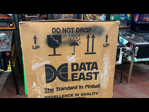 Video till Unboxing av ett Jurassic Park-flipper