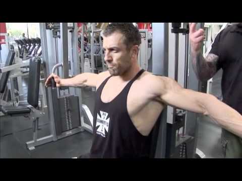 max's pizza Alister White Trains Chest | S4 E9 | MUSCLE TV