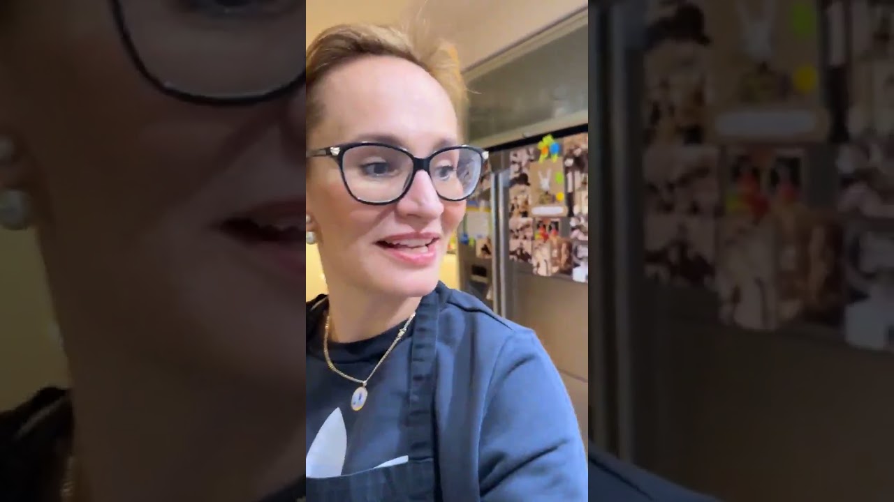 Vaření s tetou Móňou ♥️- Drobenkový koláč s jablky (12.3. 2024)