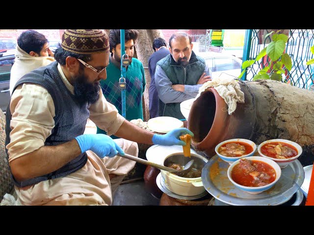 Peshawari Nashta - Naiki Siri Paye, Pakistan Street Food | Naiki Paye Farosh | Peshawari Siri Paye class=