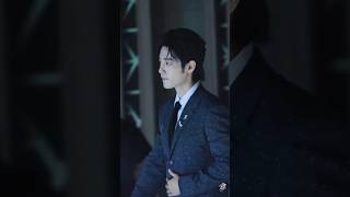 What's in Xiao Zhan's late-night photoshoot? #xiaozhan #tiêuchiến #肖战