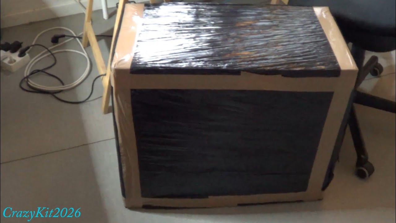 Mais qu'y a t'il dans une boite aussi énorme??