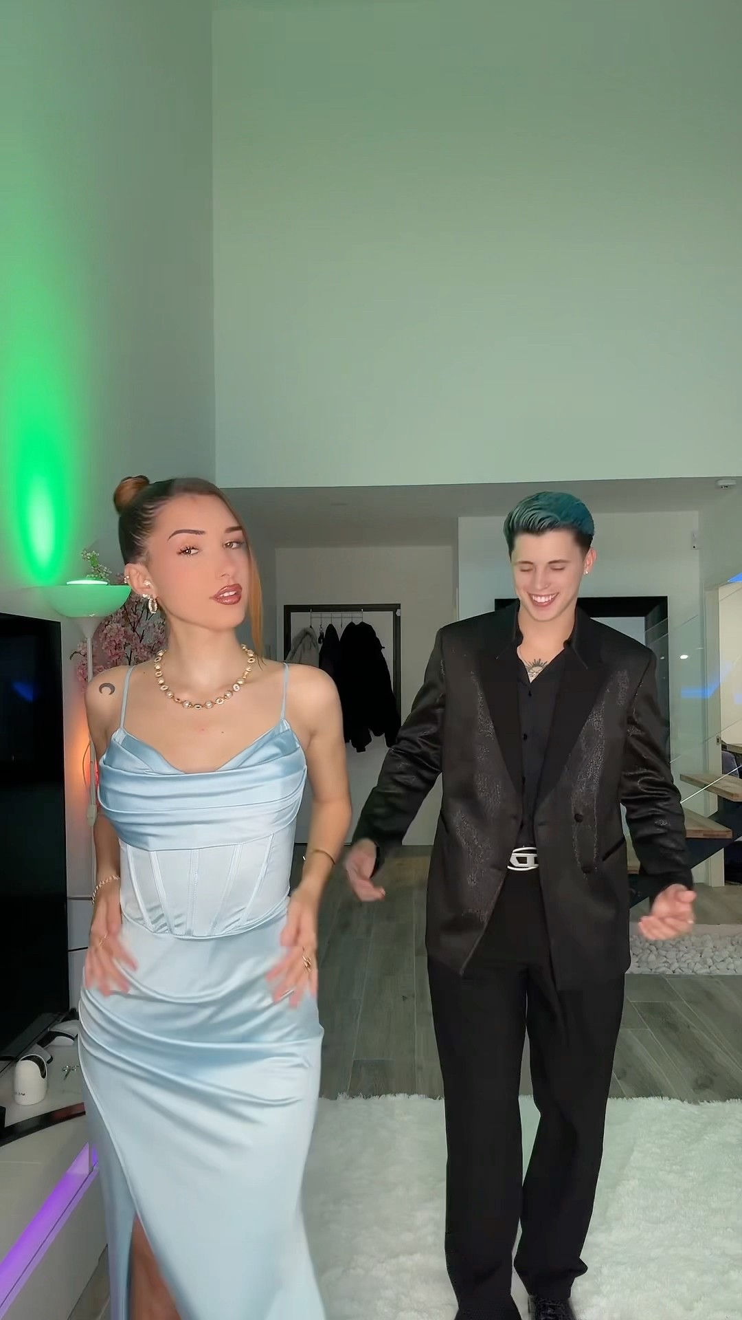 Quién va mejor vestido?❤️