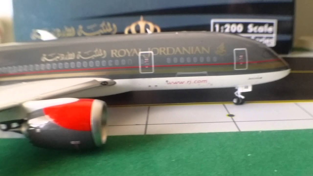 Phoenix 200 Royal Jordanian B787-8 Review - YouTube