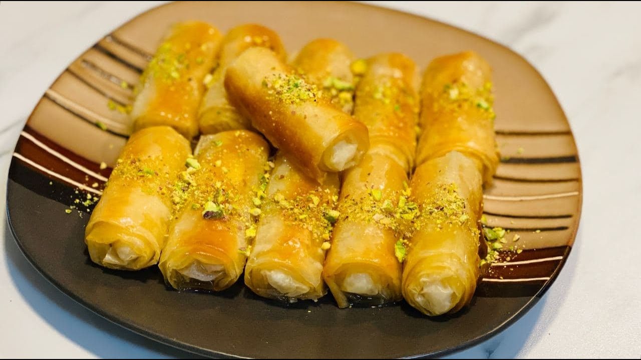 اسهل طريقة لعمل زنود الست بعجينة البقلاوة  / زنود الست