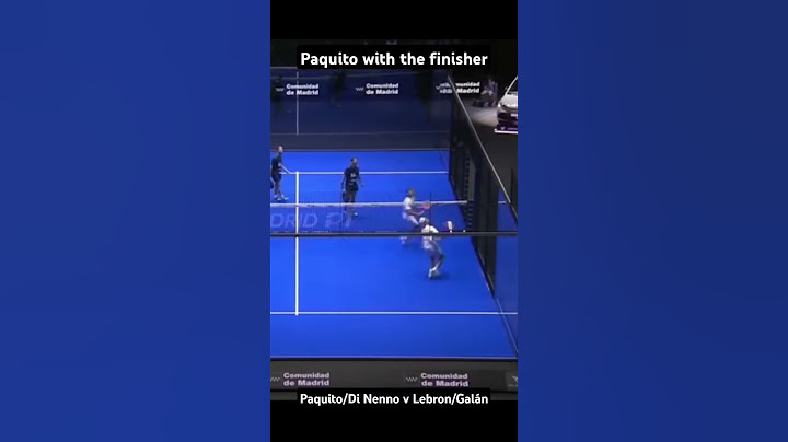 Paquito Navarro with the backhand finisher in Madrid #padel #premierpadel #bestofpadel #padelskills