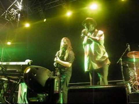 Gregory Isaacs - Live in Peru ( Asia Sunsplash Reggae Fest 30 / 01 / 10 ) - Love is Overdue