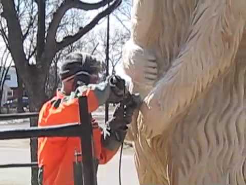 grizzly bear carving