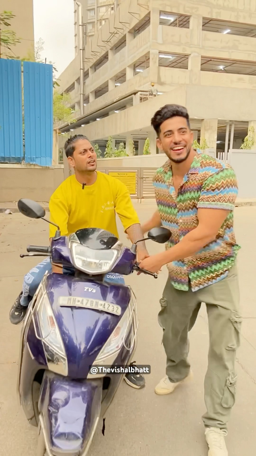 Dost dost naa raha pyaar pyaar naa raha ? | oh bhai maro mujhe maro ? #comedy  #vishalbhatt