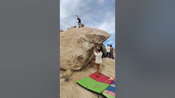 Joshua Tree Bouldering | Bulgemaster (V2)