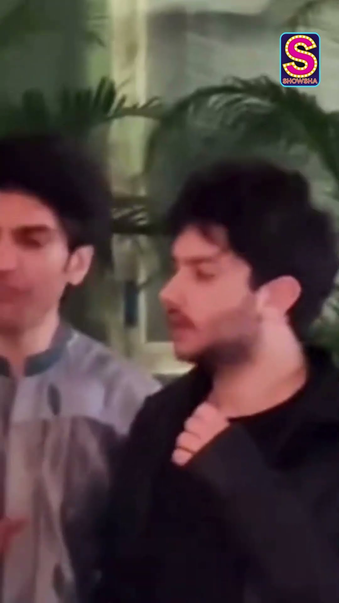 Nirvan Khan And Suhana Khan Were Engaged In Some Serious Chatter At A Party | News18 | N18S