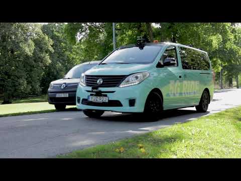 Första turen med självkörande 5G-uppkopplad minibuss i Stockholm
