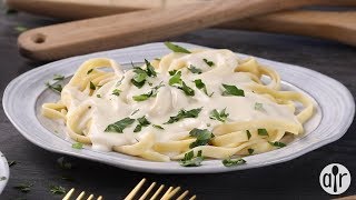 This is a rich, creamy, italian-style alfredo sauce perfect for
chicken and seafood pastas! it has wonderful blend of fontina parmesan
cheeses that giv...
