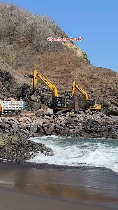 Proyek Dermaga Pantai Payangan Jember