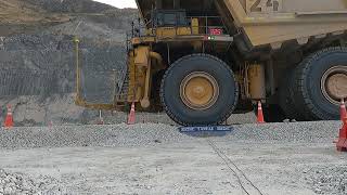 Pesaje de camión minero Komatsu 930E