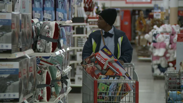 Shoppers spend Thanksgiving taking advantage of early deals