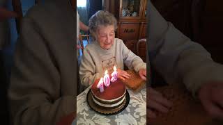 Famous Grandma struggles to blow candles out 🤣 (🎥: ViralHog/Lisa Addario) Profile