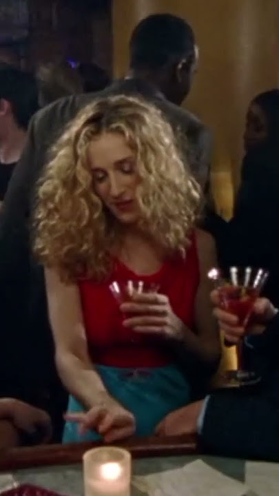 Sarah Jessica Parker as Carrie Bradshaw | Sex and the City Season 1