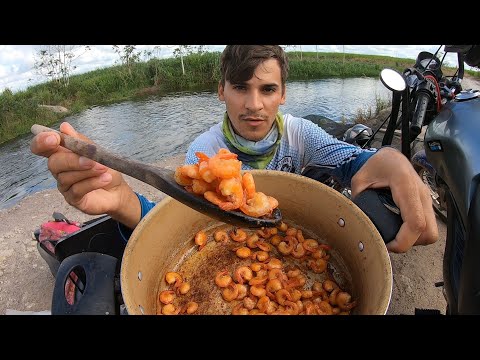 CAMARÃO FRITO NA HORA NA BEIRA DO RÍO