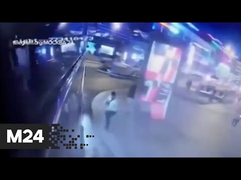 СК смягчил статью мужчине, толкнувшему знакомую под электробус в столице - Москва 24