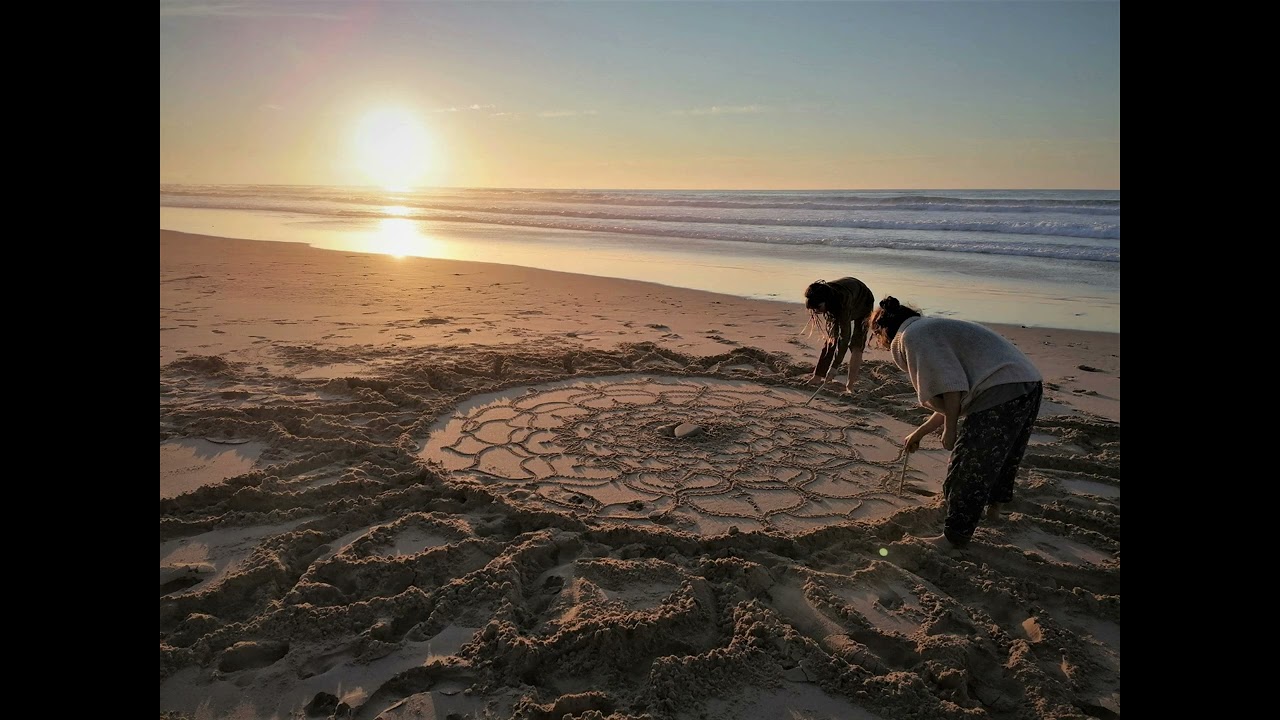 The River is Flowing • Singing Circle with Engelbert