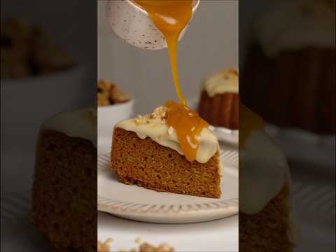 Морковный кекс с кремом и карамелью 🥮 #рецепты #морковныйторт #десерт #готовимдома #выпечка #еда