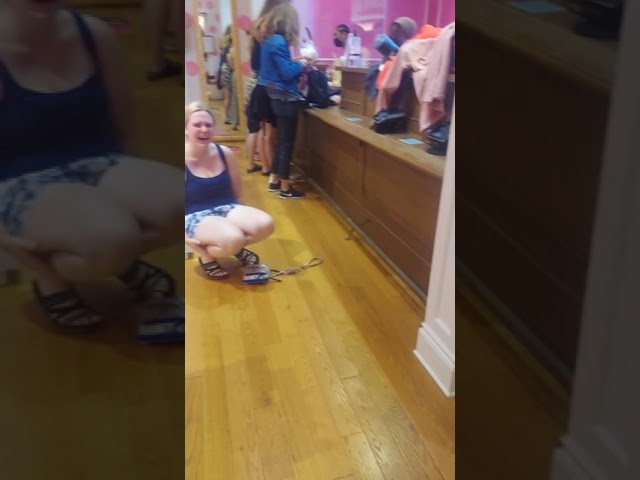 Victoria's Secret 'Karen' Filmed Chasing Woman Through Store content media