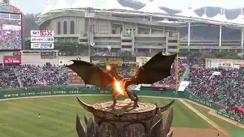 [SKTelecom 5G]SK Telecom Uses 5G AR to Bring Fire-Breathing Dragon to Baseball Park - DayDayNews